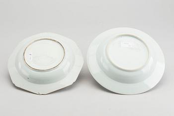 A swt of two Chinese porcelain famille rose plates and a Kanton mugg.