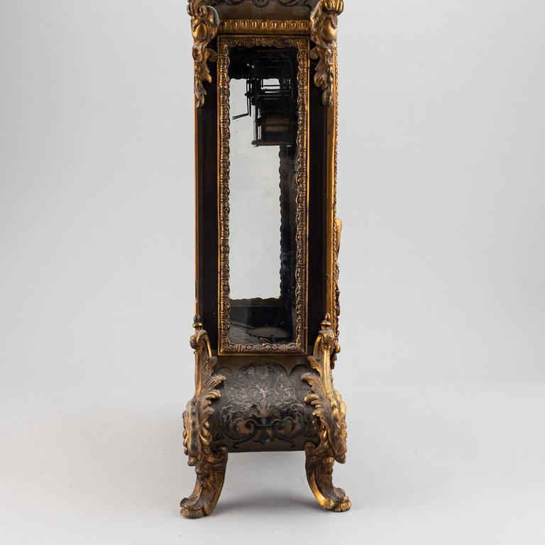 A French mantle clock, 19th century.