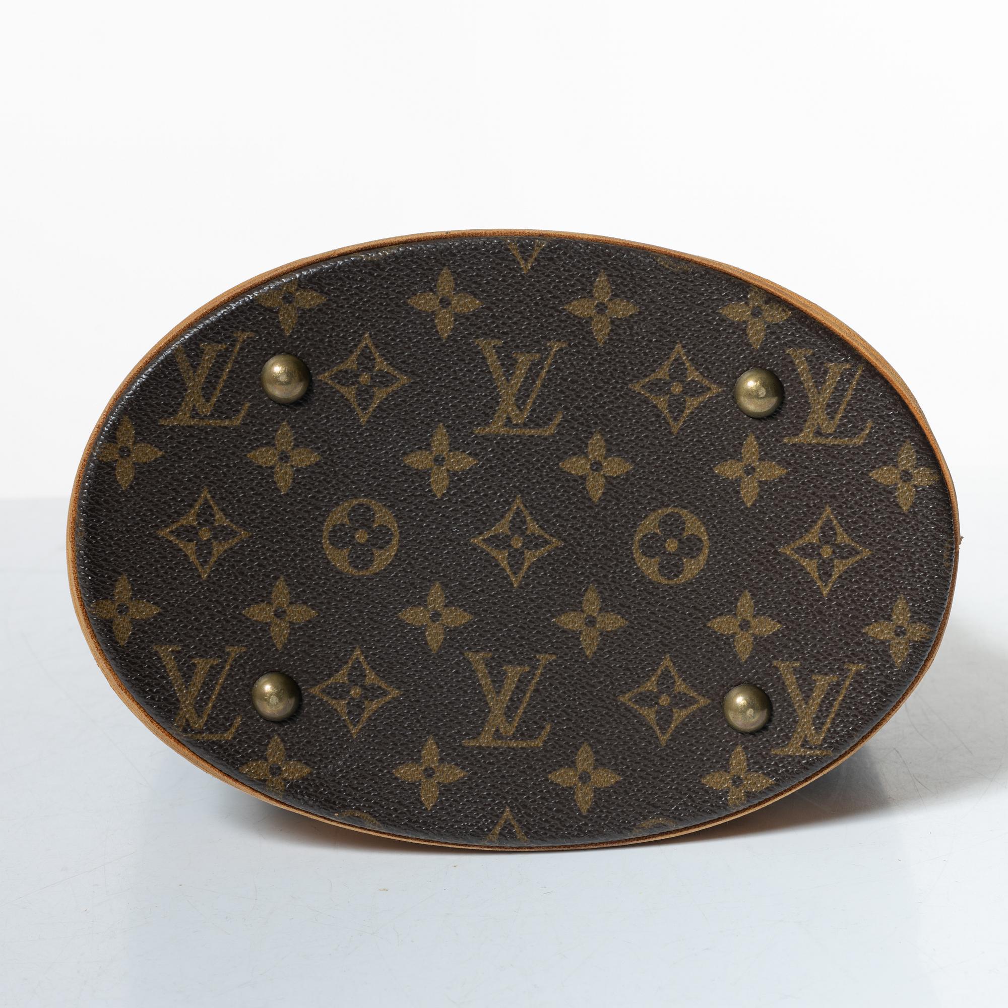 Louis Vuitton, bag, “Petit Bucket”.