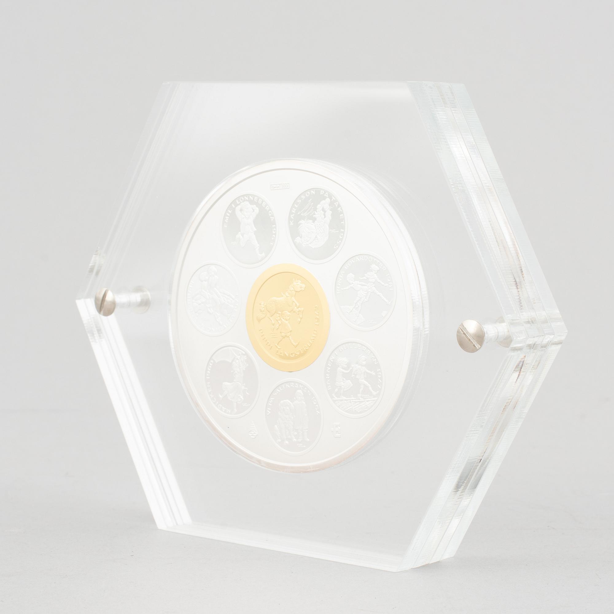 Collector's coin, Astrid Lindgrens kära barn, 1 kilo of silver, numbered 294/750, Mynthuset Sverige 2002.