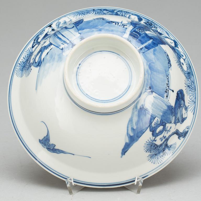 A PORCELAIN BOWL, LATE QING DYNASTY CHINA. END OF 19TH CENTURY.