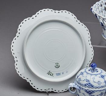 KAFFESERVIS, ca 28 dlr, Musselmalet, Royal Copenhagen, 1900-talets mitt, porslin.