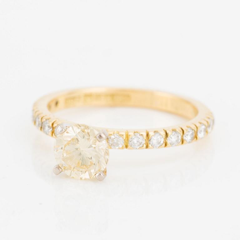 Ring in 18K gold with a round brilliant-cut diamond approximately 0.85 ct, approximately N/O si/i.