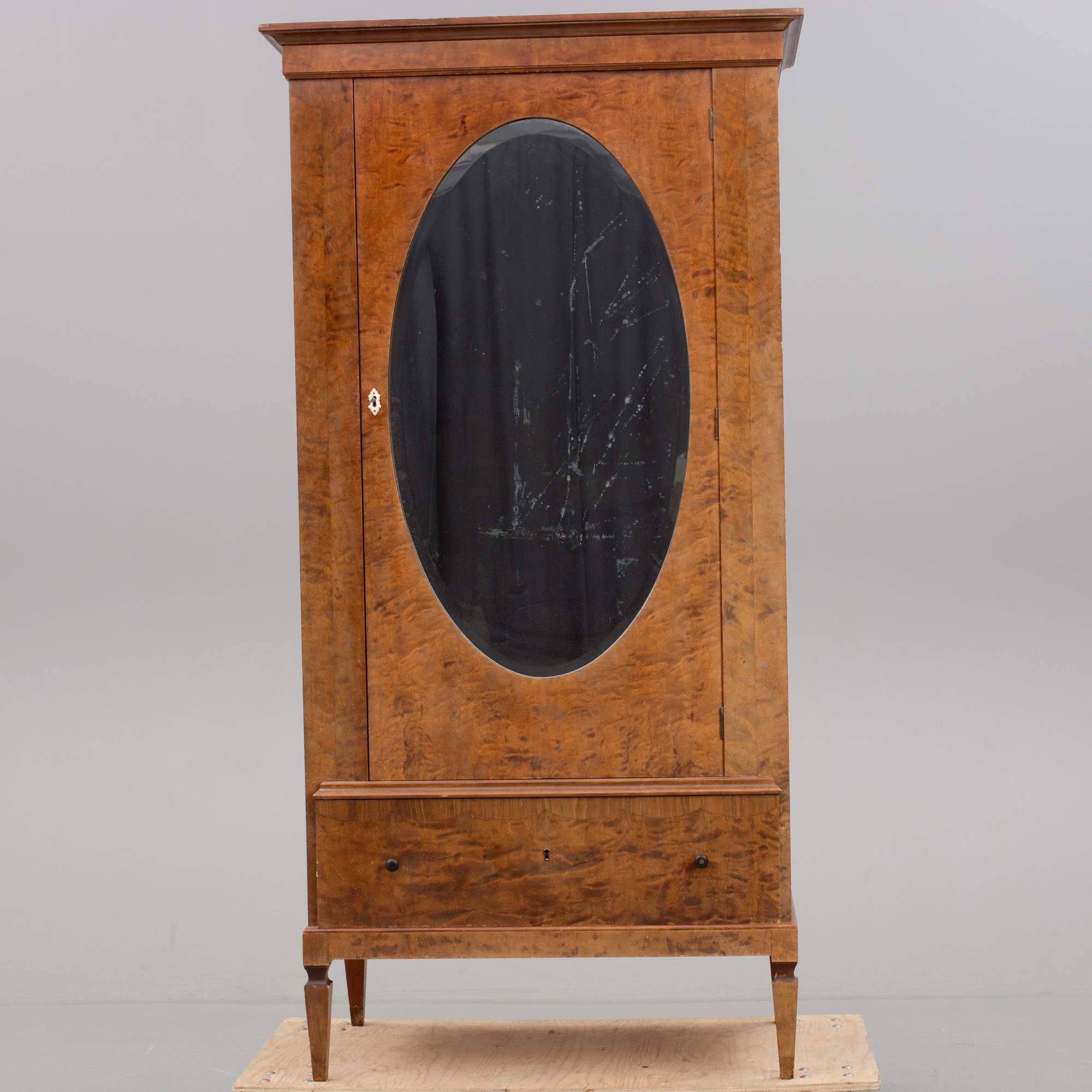 KLÄDSKÅP, 1920-tal.