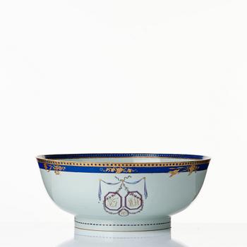 Bålar med fat, ett par , kompaniporslin. Qingdynastin, 1700-tal.
