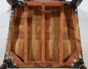 BALJFÅTÖLJ, sengustavianskt provinsarbete, omkring 1800.