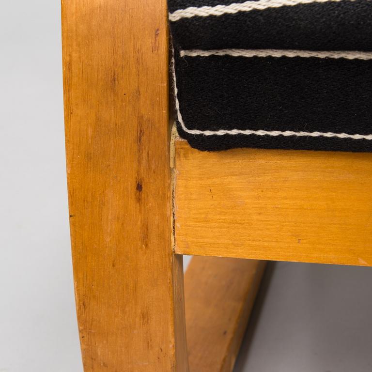 Alvar Aalto, fåtöljer, ett par, modell 34/401, O.Y. Huonekalu- ja Rakennustyötehdas A.B. 1900-talets mitt.