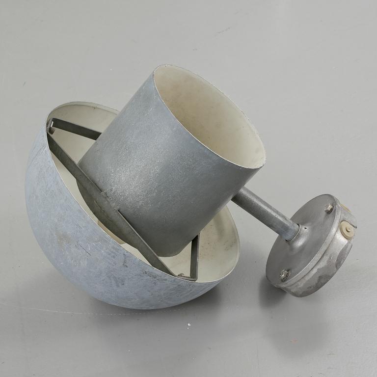 BELYSNING, för utomhusbruk. "PH". Poul Henningsen för Louis Poulsen, Danmark.