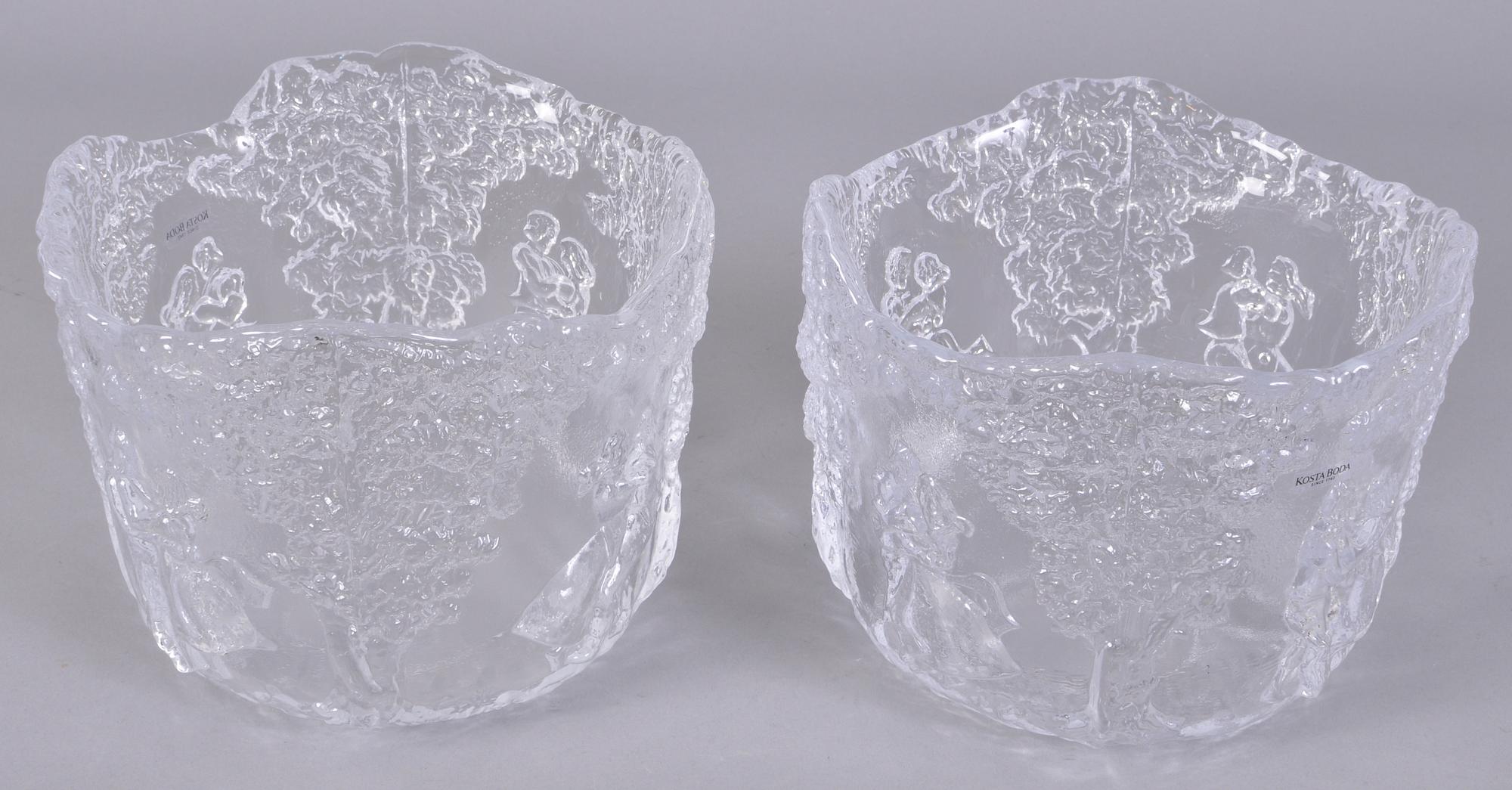 SKÅLAR, 2 st, glas, "Sverigeskålen", Kosta Boda.