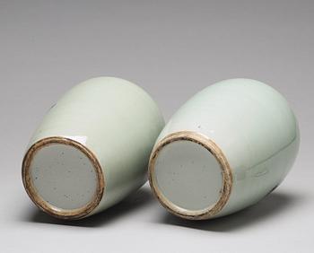 A matched pair of chinese jars with covers, late Qing dynasty, circa 1900.