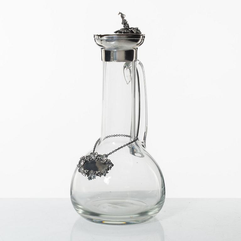 Karaff, glas med silverfattning, Otto Wollter, Schwäbisch Gmünd, Tyskland (firman aktiv 1875-1991).