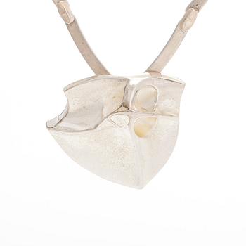 Björn Weckström, collier/brosch, "Labyrinth" sterlingsliver, Lapponia 1985.