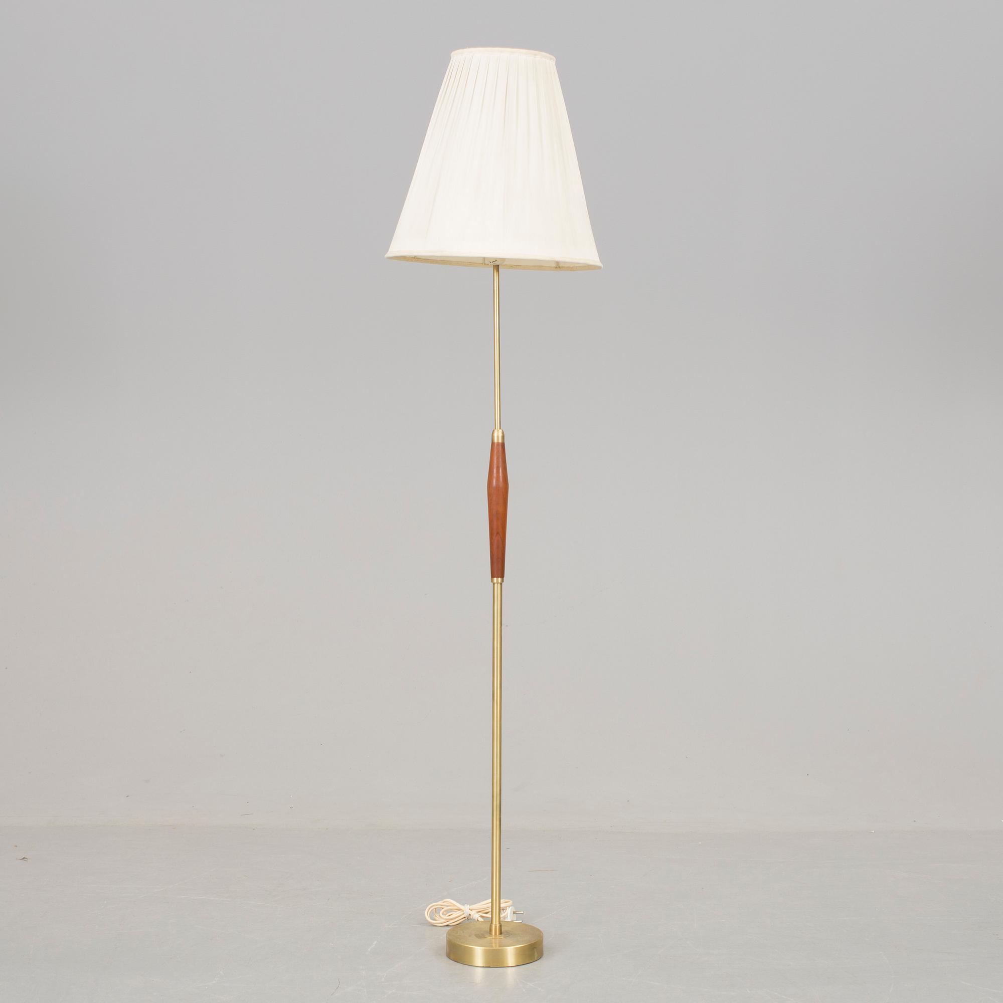 GOLVLAMPA, 1900-talets mitt.