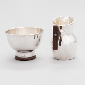 Tapio Wirkkala, A cream jug and a sugar bowl in silver (916), Kultakeskus, Hämeenlinna 1963.