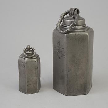 Two German pewter canisters, 18th/19th century.