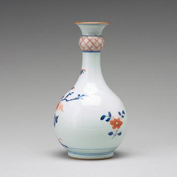 VAS, porslin. Qingdynastin, Kangxi (1662-1722).
