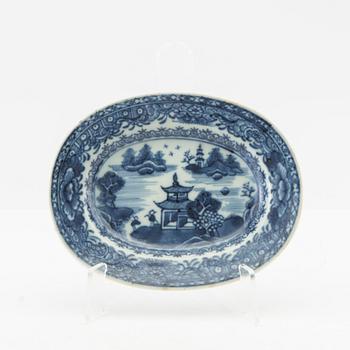 Porcelain butter dish, China, second half of the 18th century.