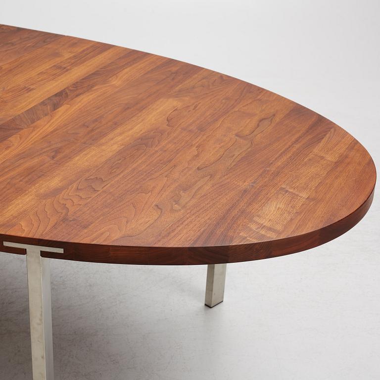 Nissen & Gehl, a 'GM 2152' dining table, Naver Collection/Gramrode Furniture Factory, Denmark, 2005.