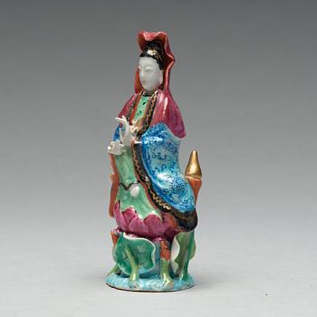 A famille rose figure of Guanyin, Qing dynasty, 19th century.