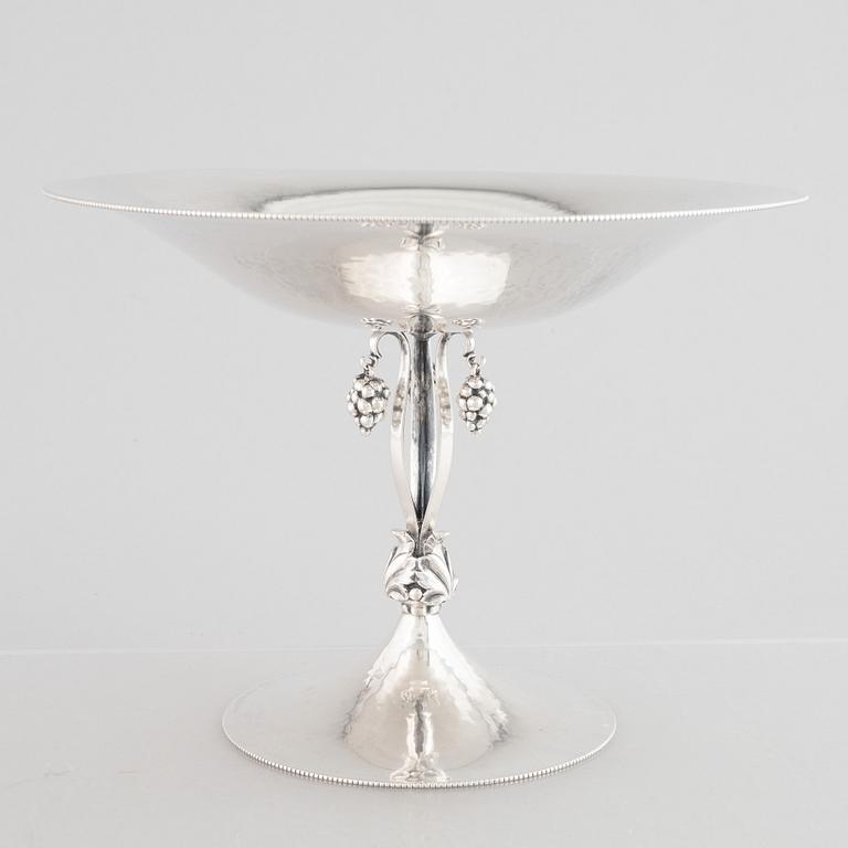 A silver bowl on a high foot, Swedish import mark and mark of Carl Söderqvist, Gothenburg 1927.