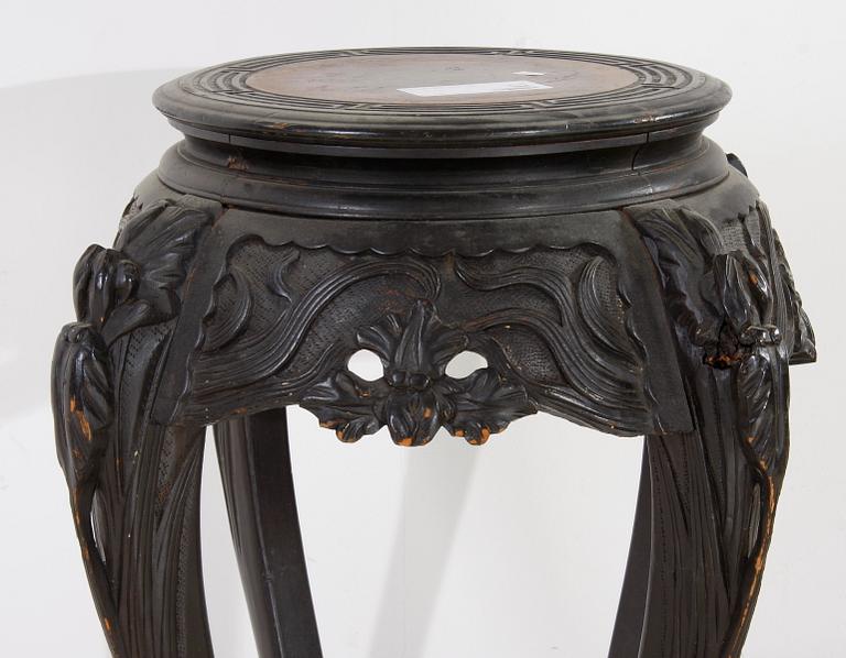 PIEDESTAL, trä, orientalisk, 1900-tal.