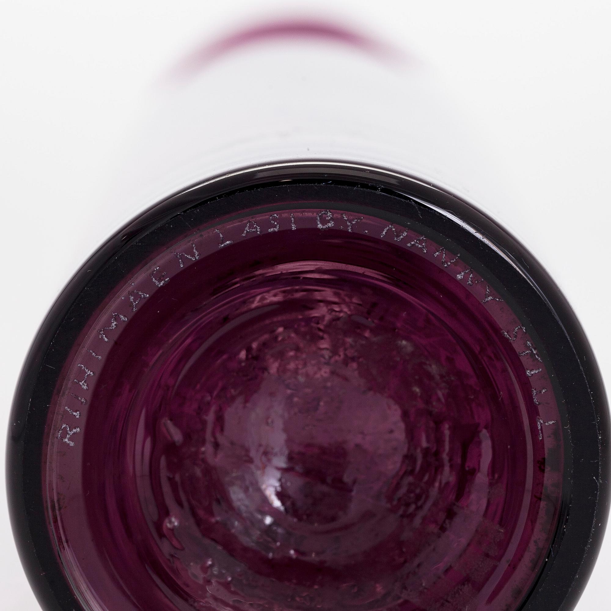 Nanny Still, flaska, signerad Riihimäen Lasi O.Y Nanny Still.