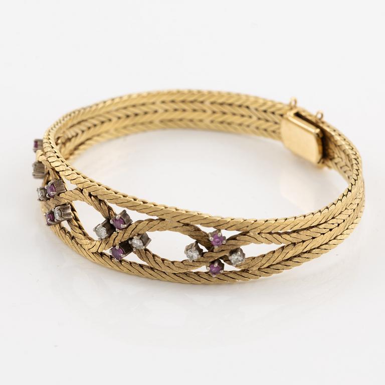 Armband 18K guld med rosa safirer och briljantslipade diamanter.