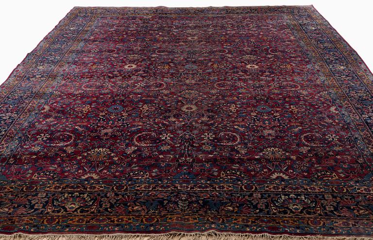 A semi-antique Yazd carpet, ca 450 x 300 cm.