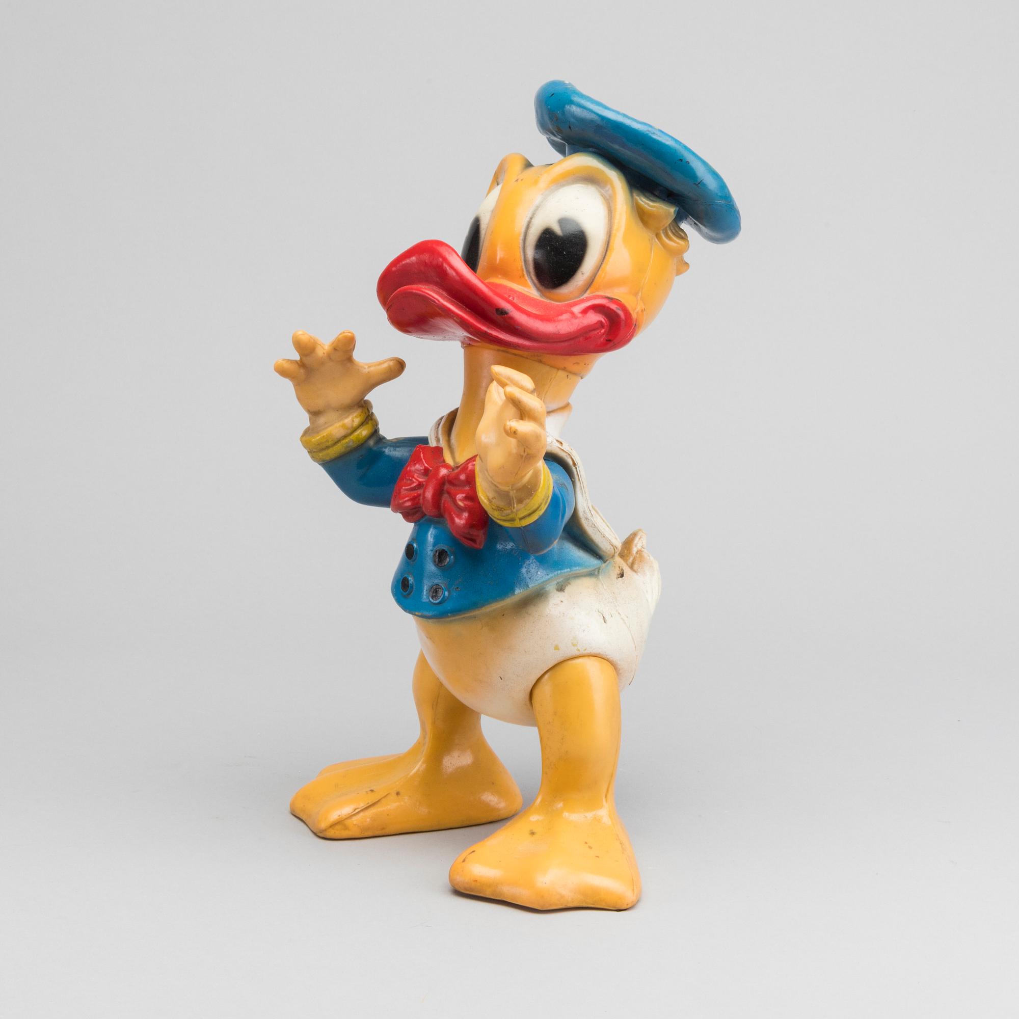 A DONALD DUCK PLASTIC FIGURE, Walt Disney Productions 1968.