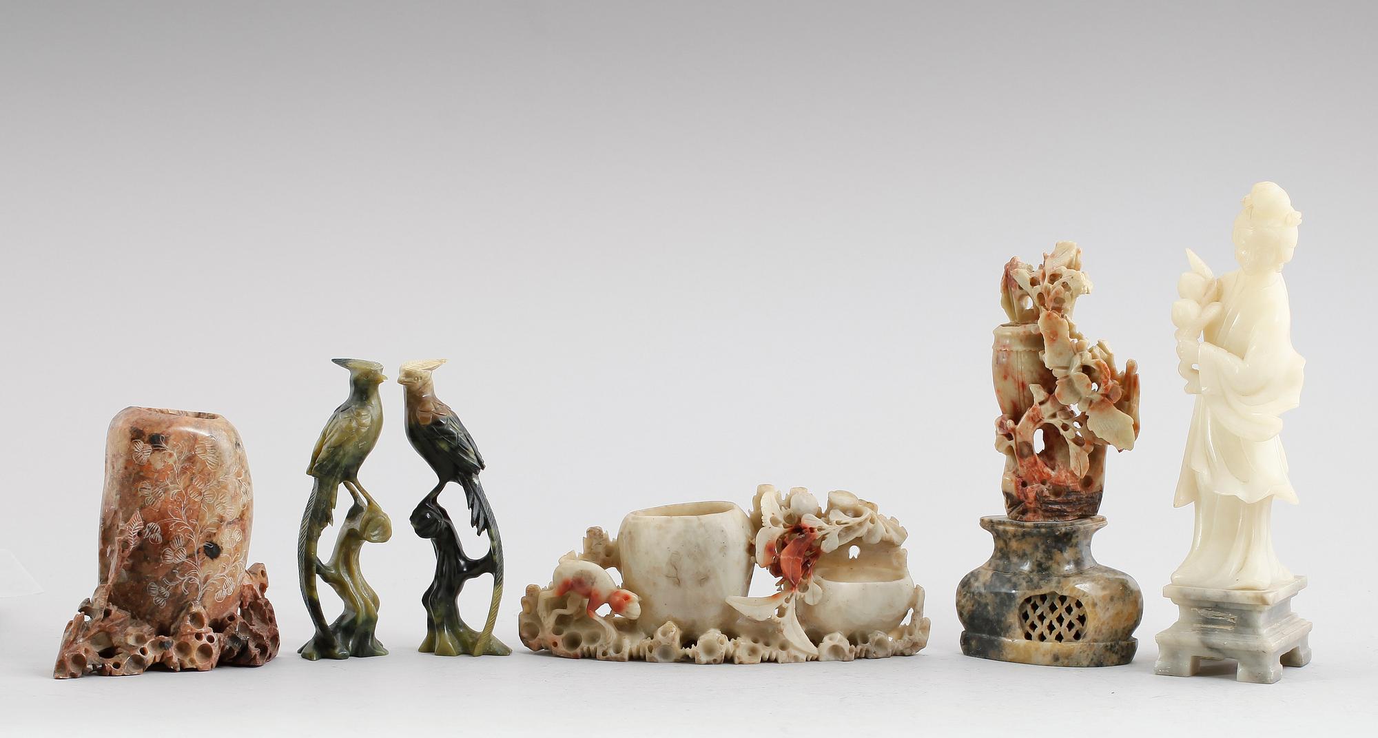 VASER, 3 st samt FIGURER, 3 st, soapstone, Kina, 1900-tal.