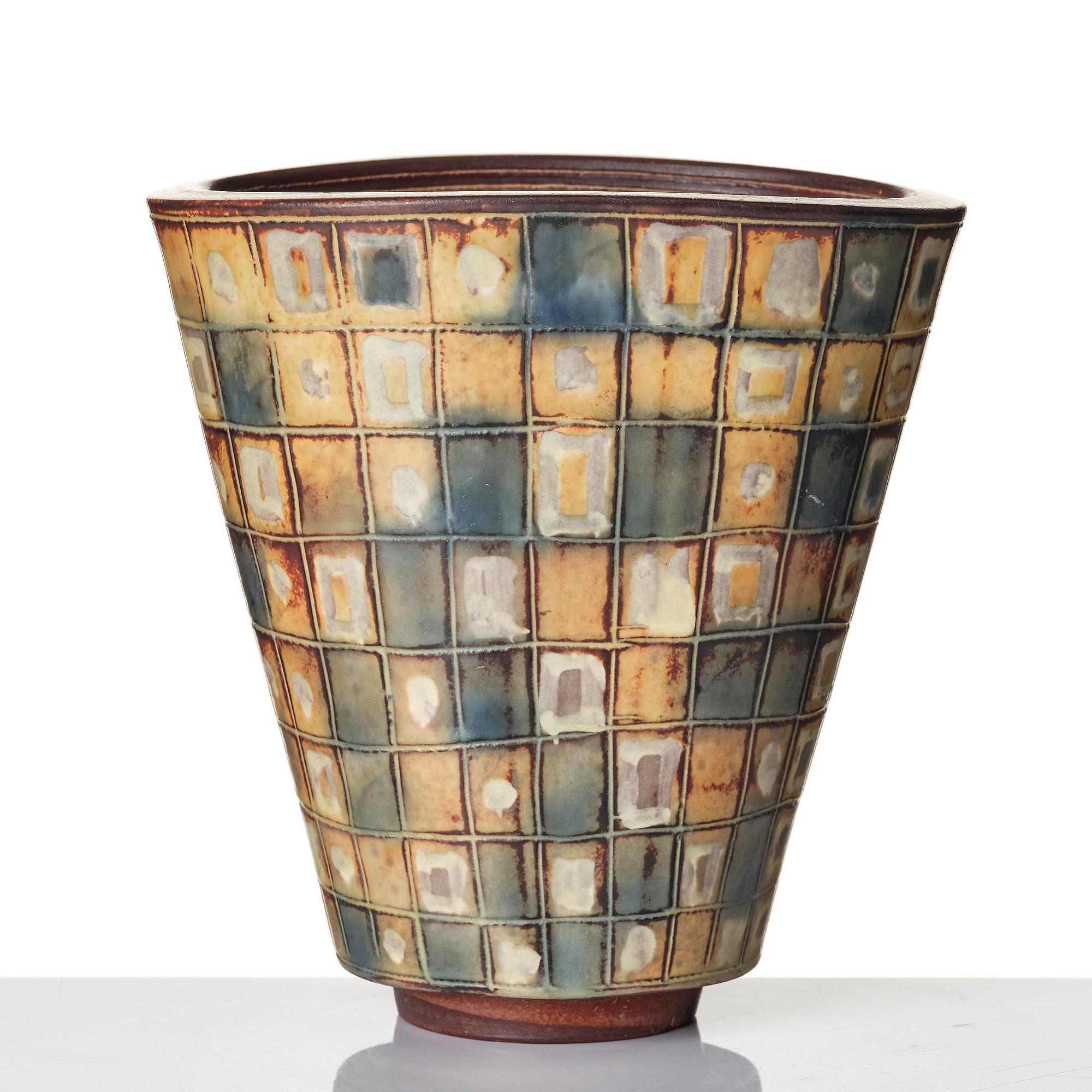 Wilhelm Kåge, a "Farsta" stoneware vase, Gustavsberg Studio 1945.