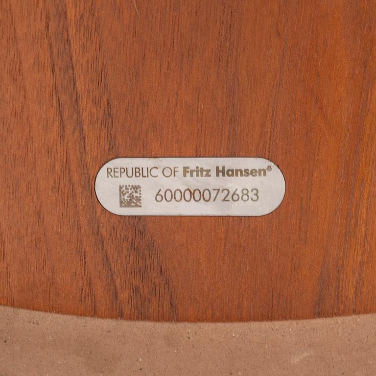 Arne Jacobsen, Bruno Mathsson & Piet Hein, soffbord, modell "A222", Fritz Hansen, Danmark.