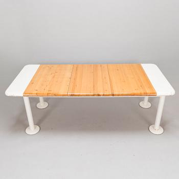 EERO AARNIO, PÖYTÄ JA TUOLEJA, 9 kpl, "Viking", Pan Puu, 1980-luvun alku.