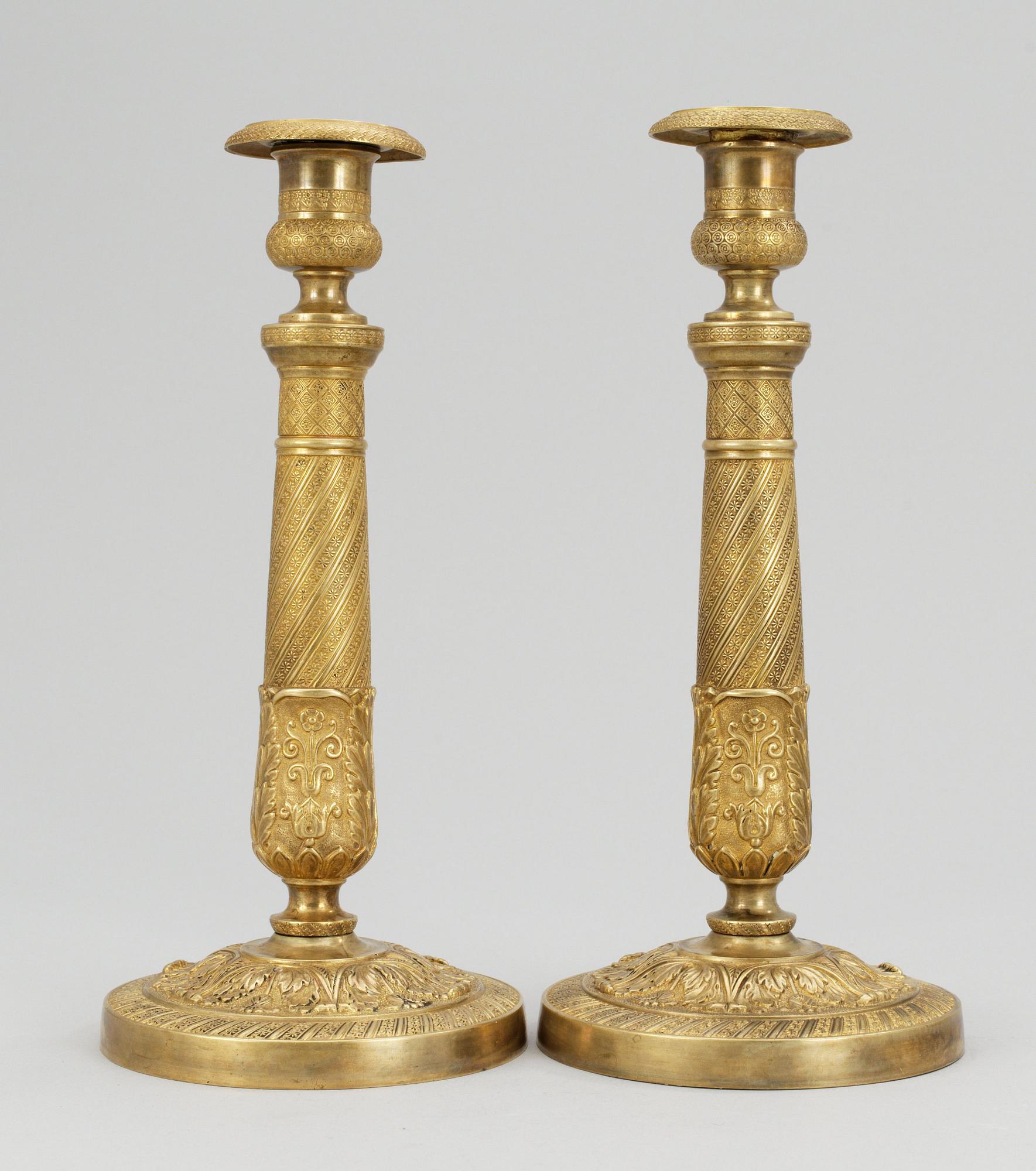 LJUSSTAKAR, ett par. Empire.