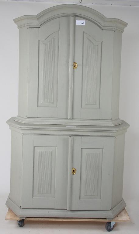 SKÅP, sengustavianskt 1700/1800-tal.