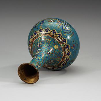 VAS, cloisonné. Qing dynastin, 1800-tal.