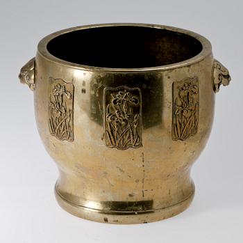 YTTERFODER, mässing, jugend, 1900-talets början.