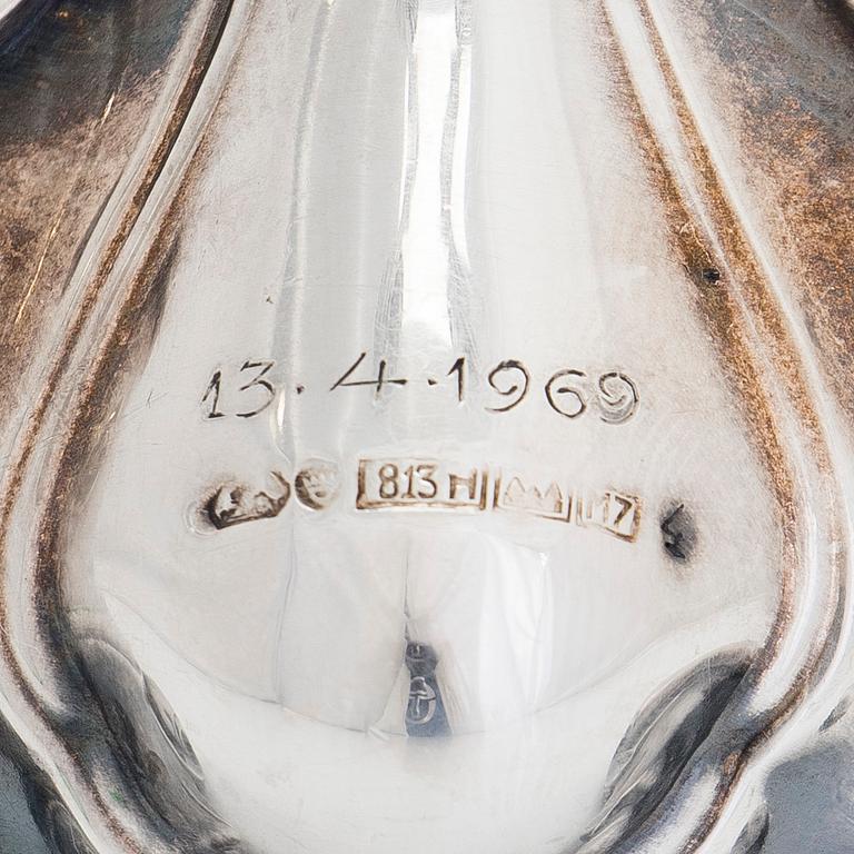 Kynttelikkö, hopeaa, Kultakeskus, Hämeenlinna 1965.