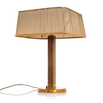 Paavo Tynell, A mid 20th century '5066' desk lamp for Taito Oy, Finland.