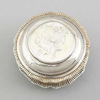 KYRKDOSA, silver, Michael Olof Barkman, Varberg 1813-1851. Vikt ca 31 gram.