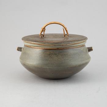 Carl-Harry Stålhane, a lidded stoneware bowl, Rörstrand, 1959.