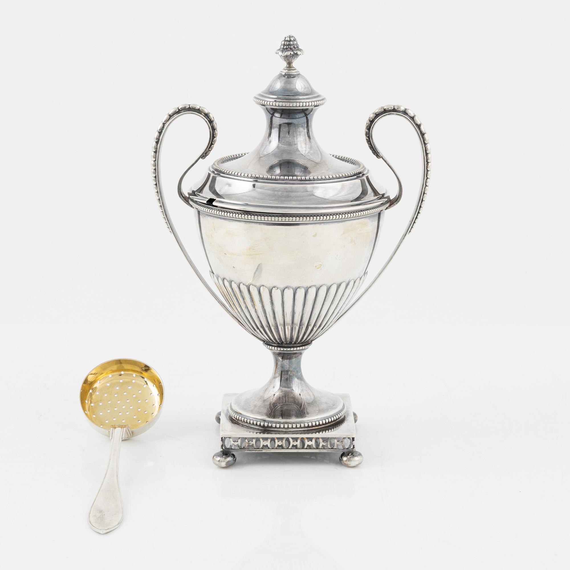 Sockerskål, silver, Gustaviansk stil, K. Andersson, Stockholm 1898.