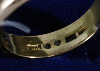 RING, 18k guld med opal. WA Bolin.