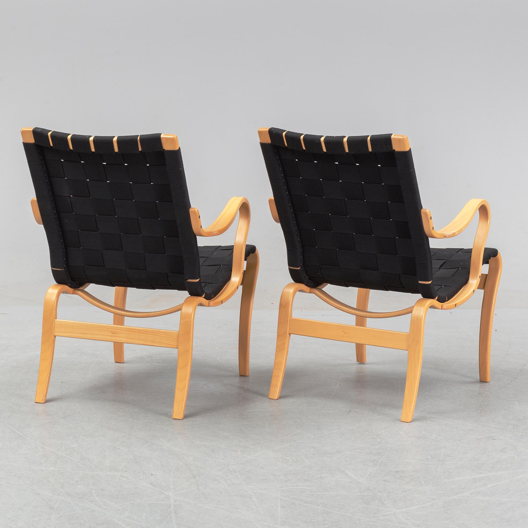 Bruno Mathsson, a pair of 'Mina' easy chairs from Bruno Mathsson International.