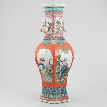 A Chinese porcelain floor vase, 20th century.