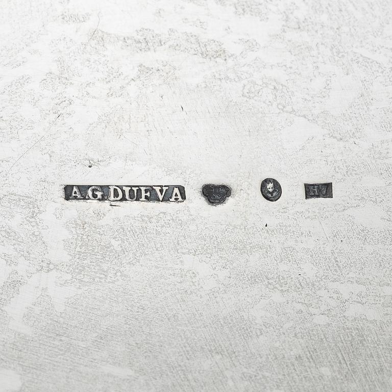 Kaffekanna och sockerskrin, samt ett par ljusstakar, silver, bl a AG Dufva, Stockholm 1910.