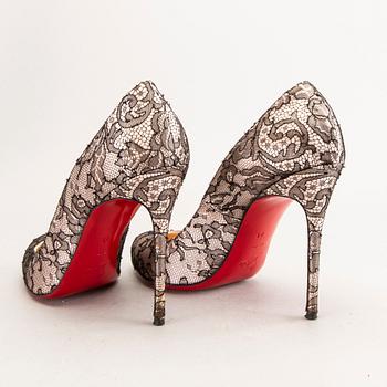 Christian Louboutin, pumps, spets, strl 41.
