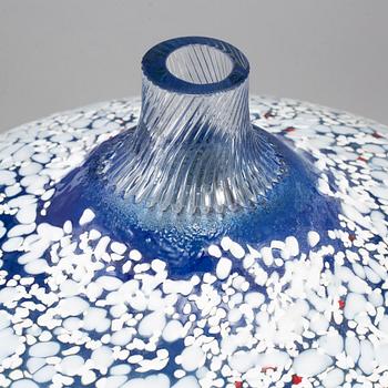 BERTIL VALLIEN, vas, glas, Kosta Boda, signerad.
