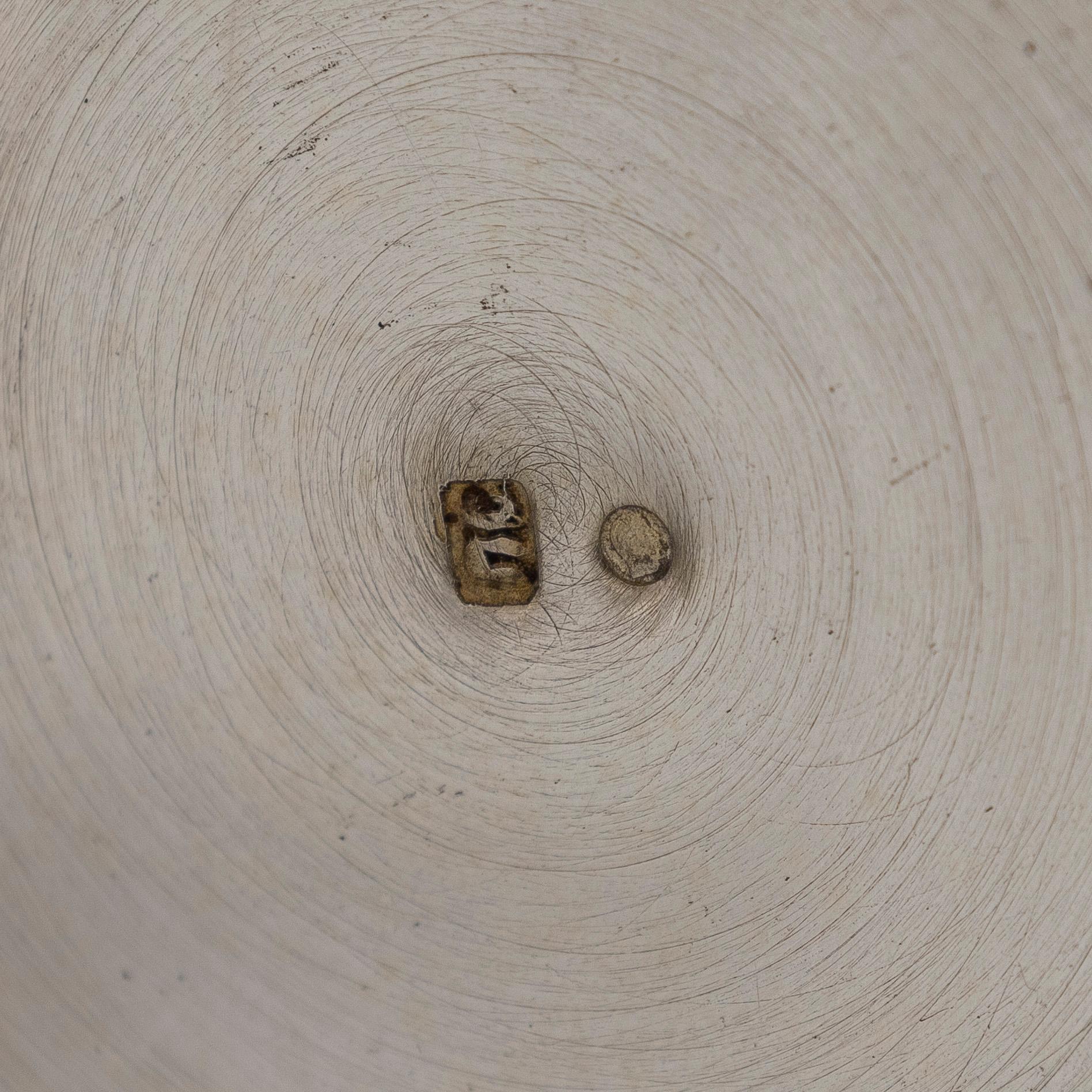 Bägare och saltkar med sked, silver, Ryssland.