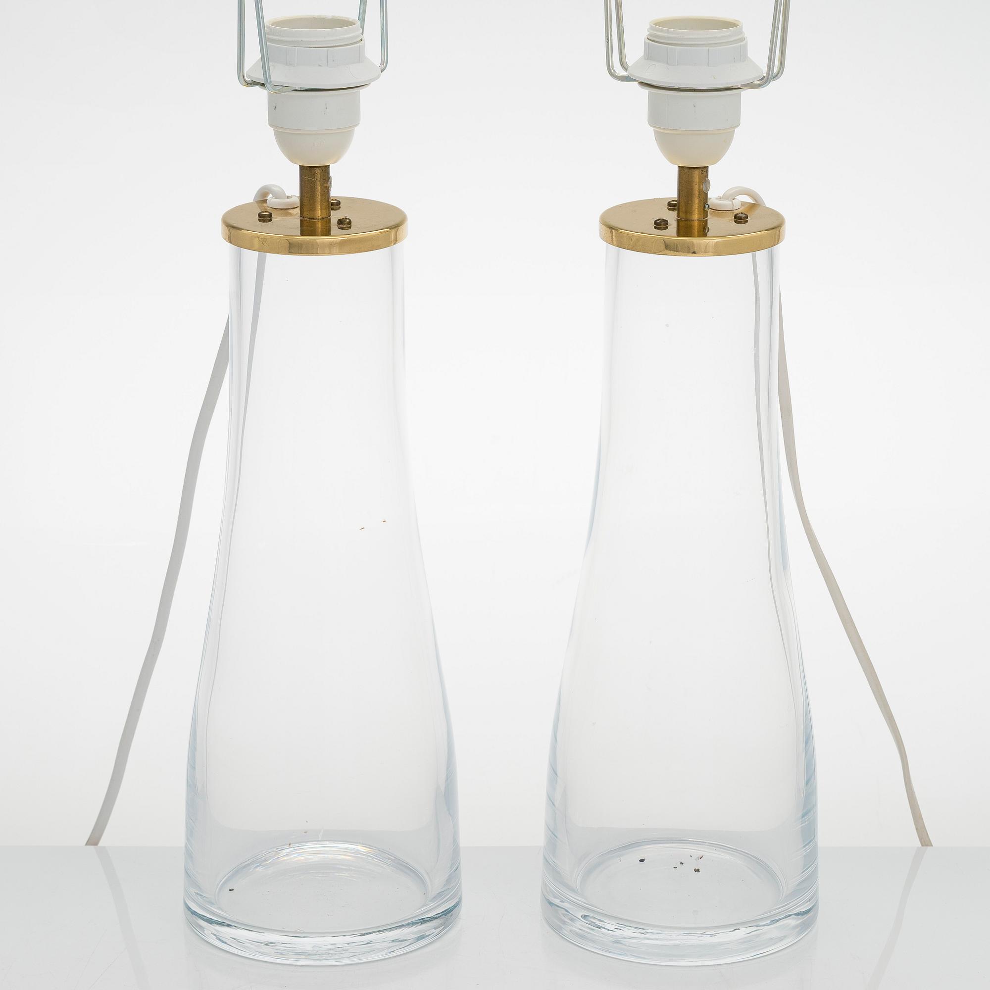 Maire Gullichsen, A pair of 1990s tablelamps for Artek.